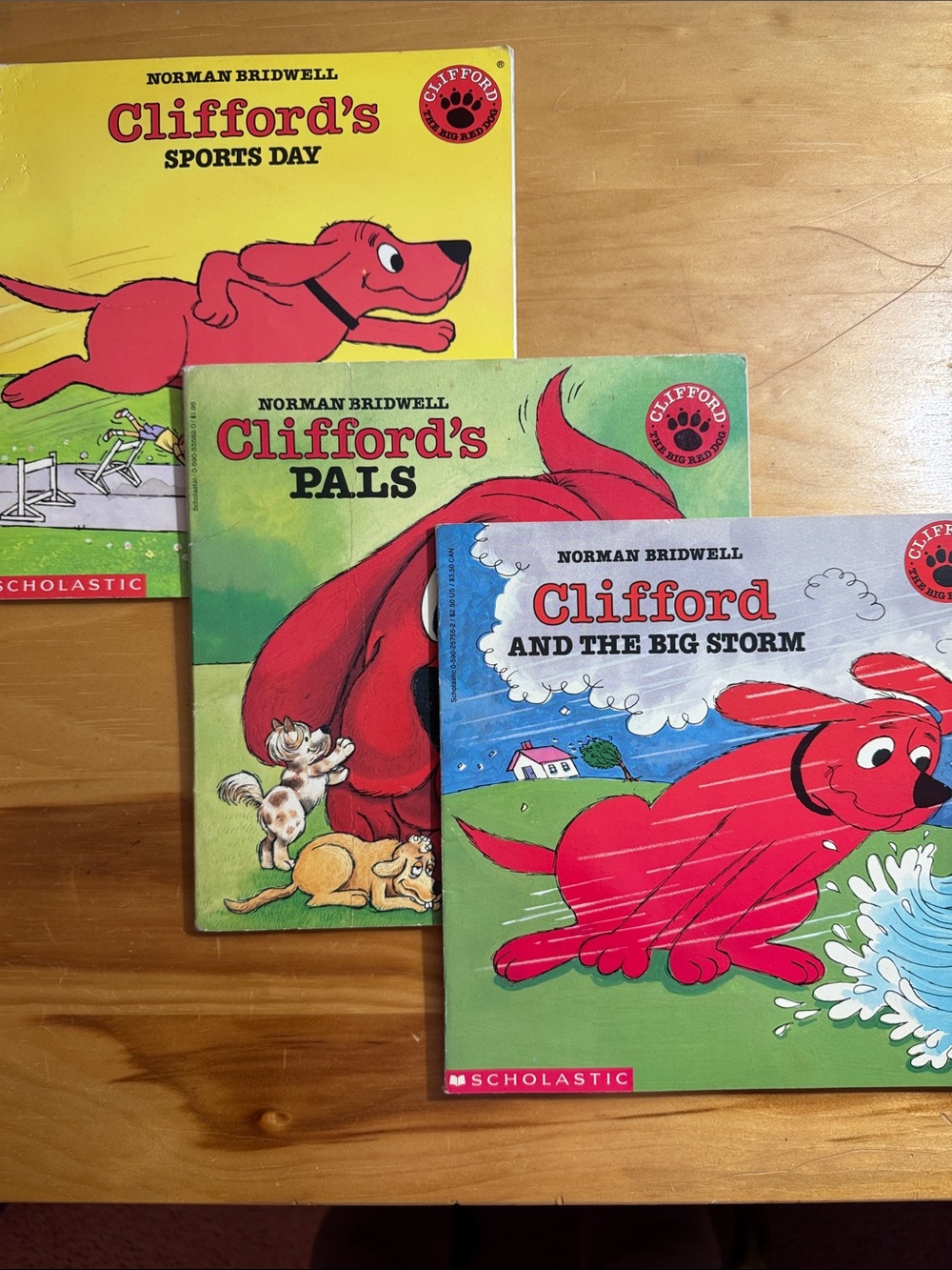 NOT ELIGIBLE FOR BUNDLE DEAL/SALE 3-Book Bundle Clifford the Big Red Dog Series